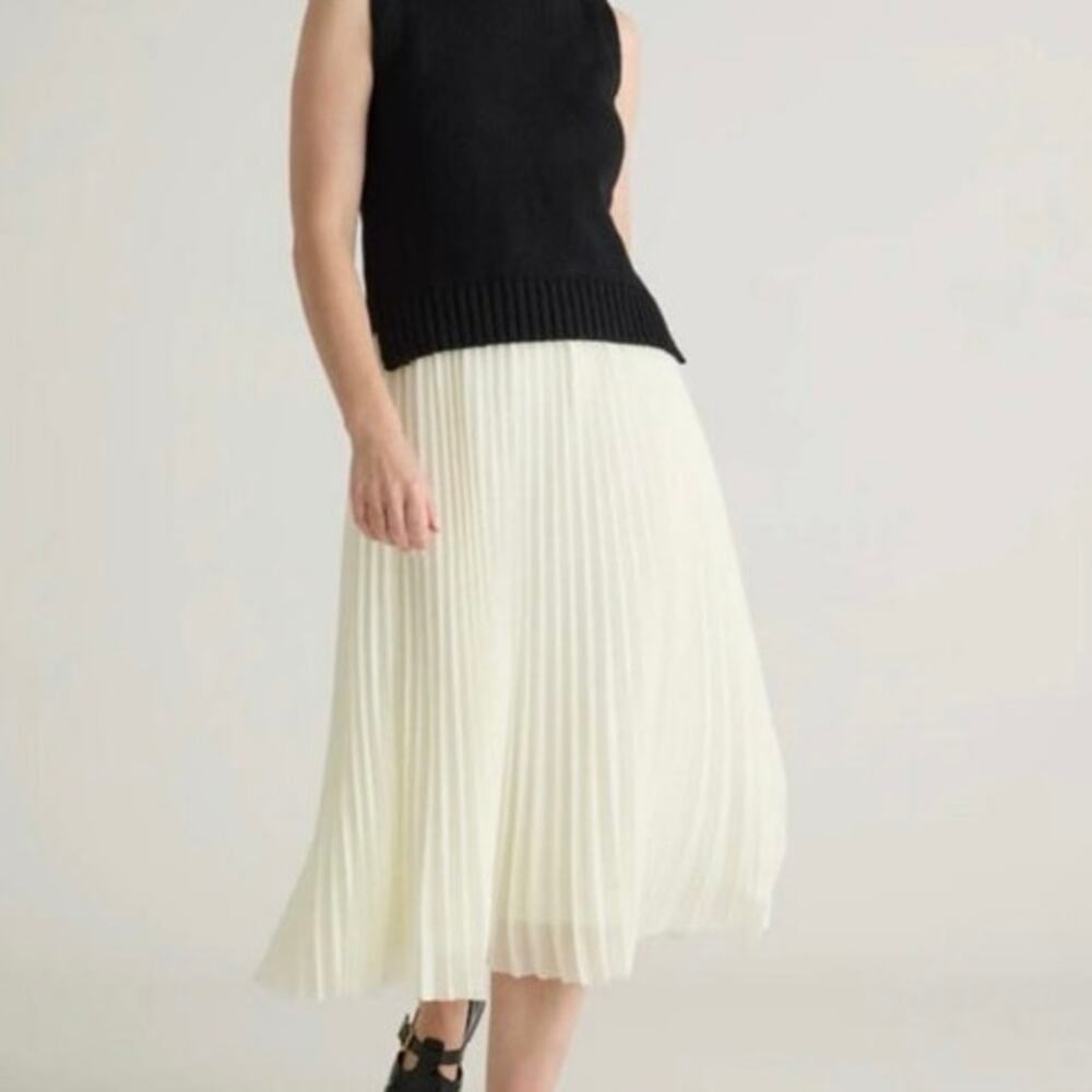 Like New! Quince Black and Cream Midi Skirt